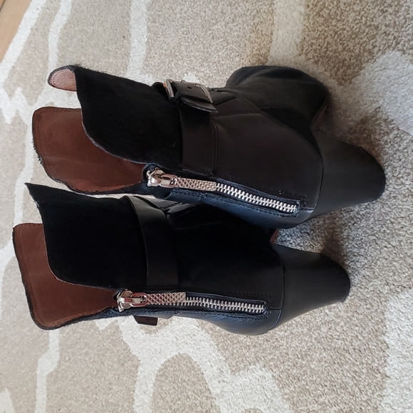 Donald J. Pliner Sarje Black Calf Hair Leather Trim Buckle Zip-Up Heeled… - Picture 5 of 15